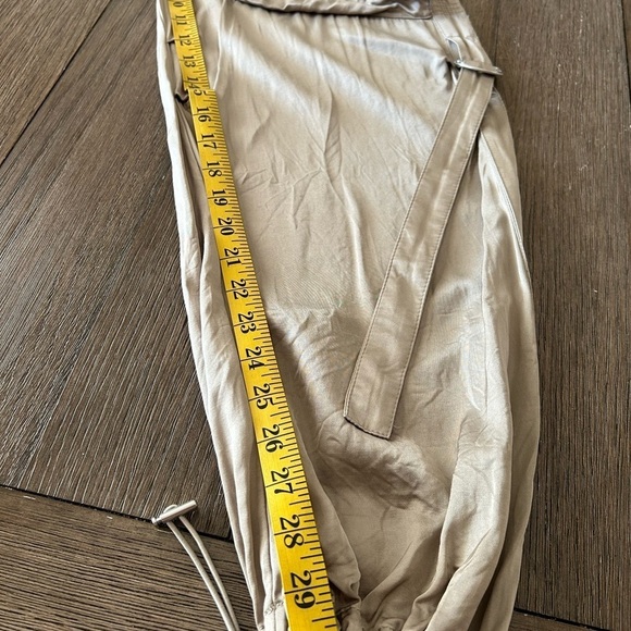 Zara Satin Effect Cargo Pants. Adjustable Hem. Size Medium. Gold/Tan Color. - Picture 12 of 12